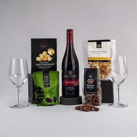 Merlot and Nibbles Hamper - GiftSec